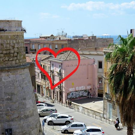 Bastione Home - Casa "Vicky" カリアリ エクステリア 写真